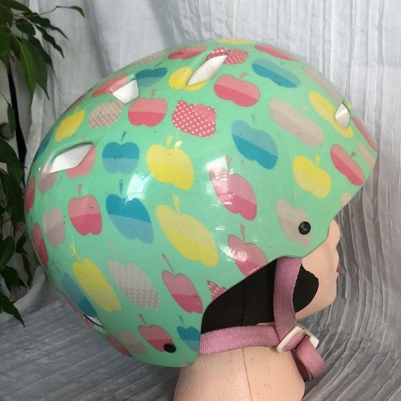 HELLO KITTY SANRIO child helmet size "child 9/16" green with apple & kitty logo - Picture 7 of 11